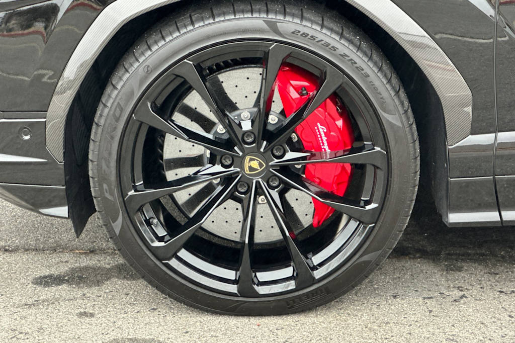 Thumbnail: 2023 Lamborghini Urus - 7