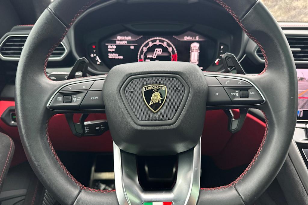 Thumbnail: 2023 Lamborghini Urus - 12
