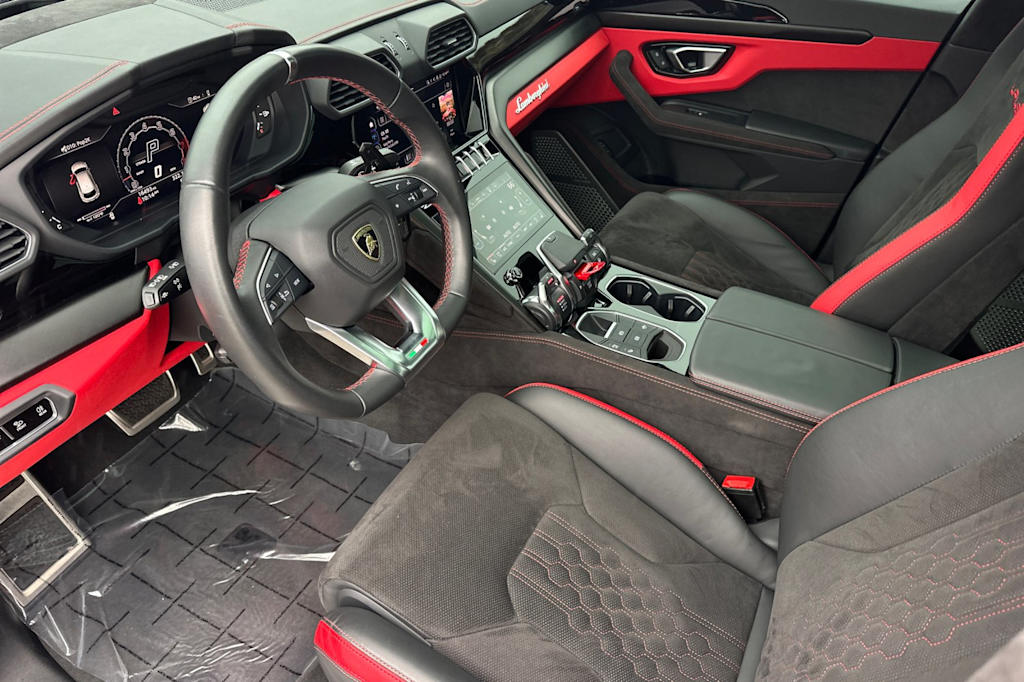 Thumbnail: 2023 Lamborghini Urus - 9