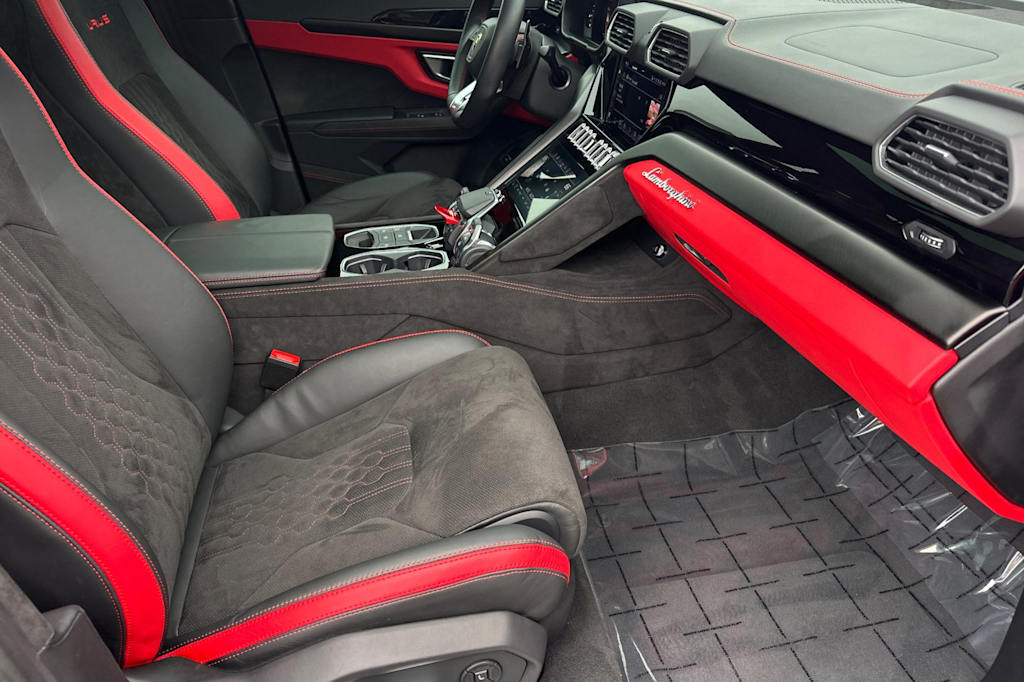 Thumbnail: 2023 Lamborghini Urus - 10