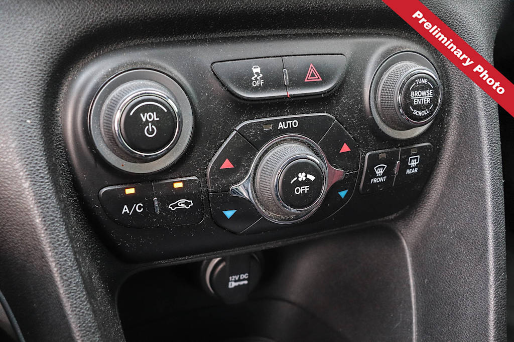 Thumbnail: 2016 Dodge Dart - 21