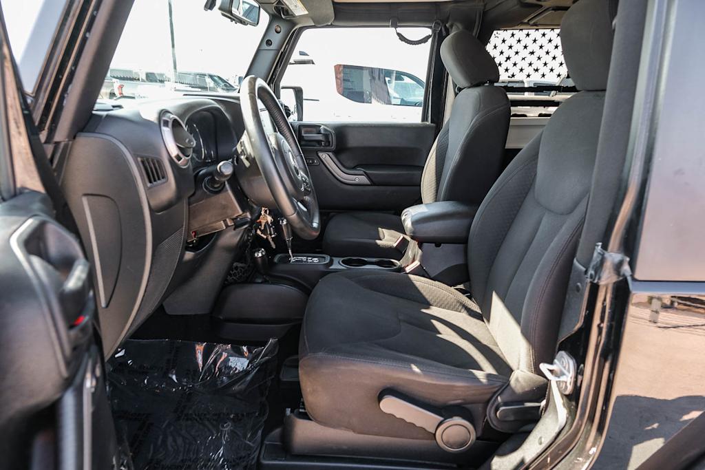 Thumbnail: 2016 Jeep Wrangler - 10