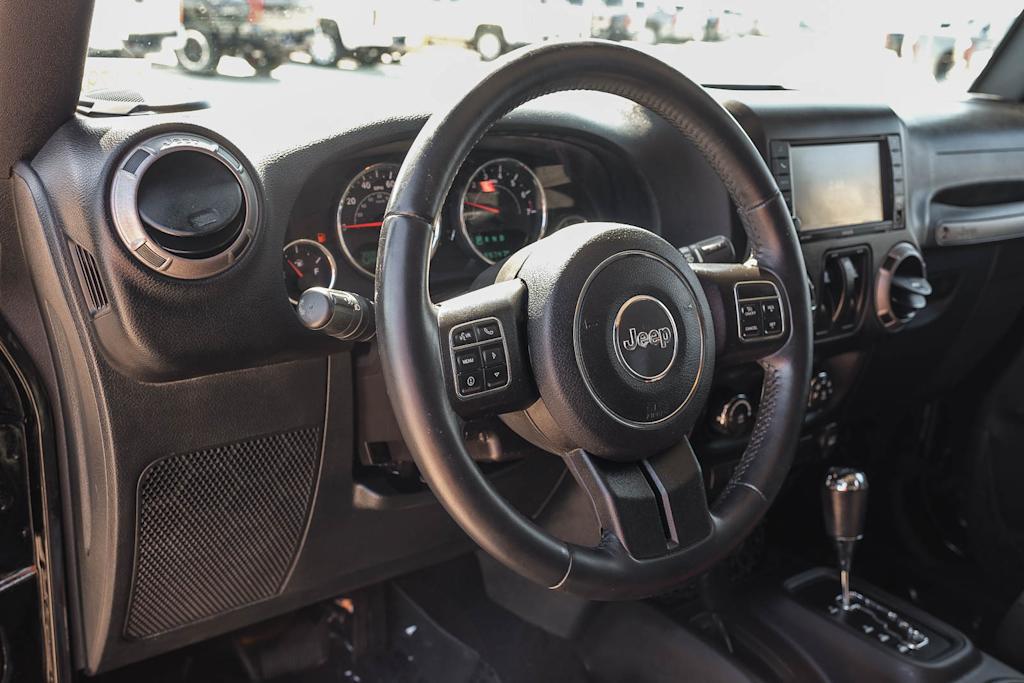 Thumbnail: 2016 Jeep Wrangler - 12