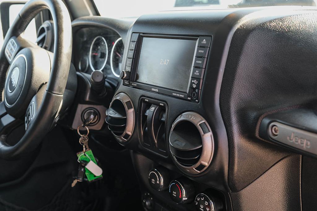 Thumbnail: 2016 Jeep Wrangler - 8