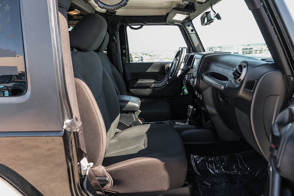 Thumbnail: 2016 Jeep Wrangler - 9