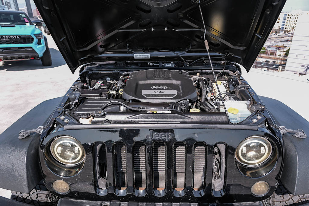 Thumbnail: 2016 Jeep Wrangler - 7