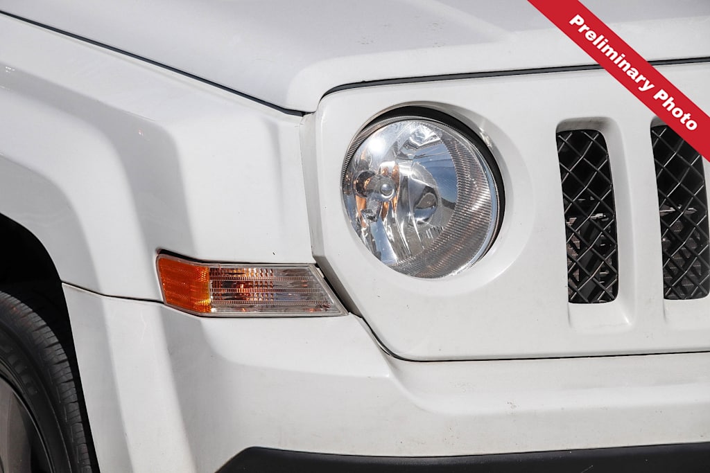 Thumbnail: 2016 Jeep Patriot - 14