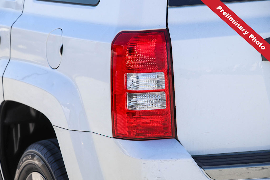Thumbnail: 2016 Jeep Patriot - 17