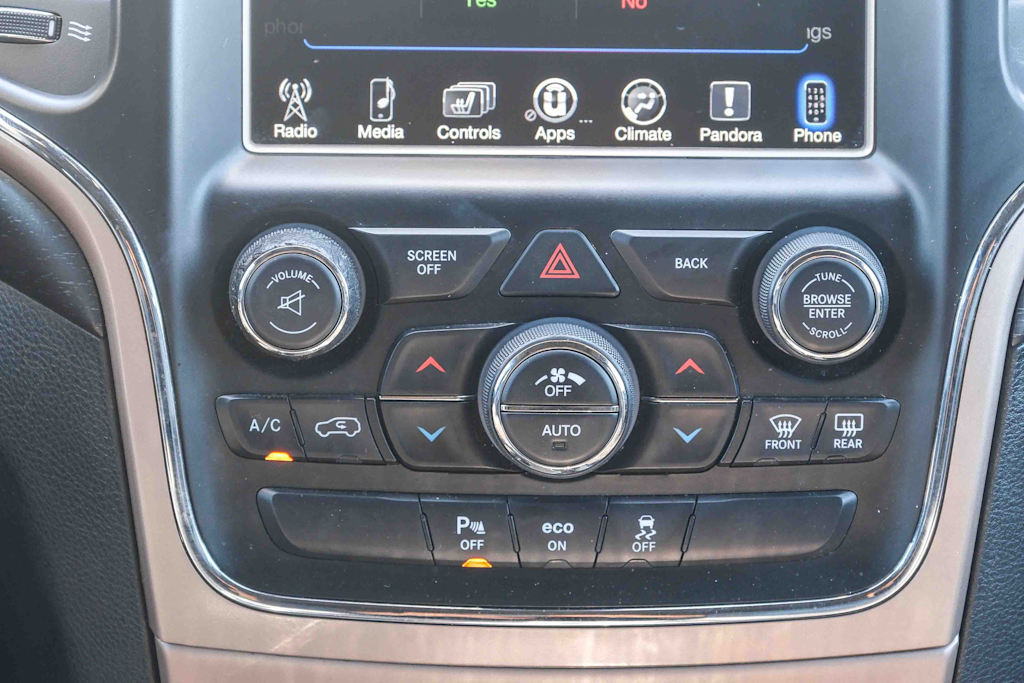 Thumbnail: 2015 Jeep Grand Cherokee - 24