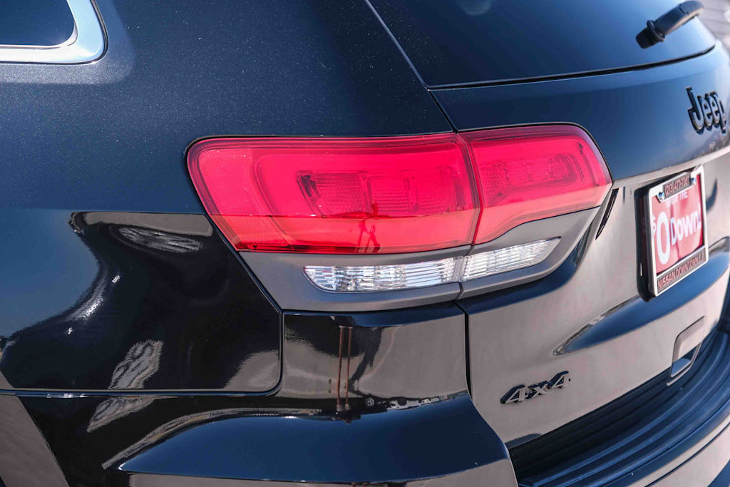 Thumbnail: 2015 Jeep Grand Cherokee - 18