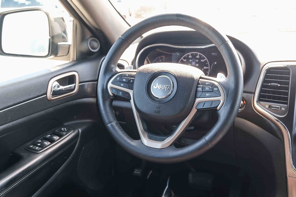Thumbnail: 2015 Jeep Grand Cherokee - 8