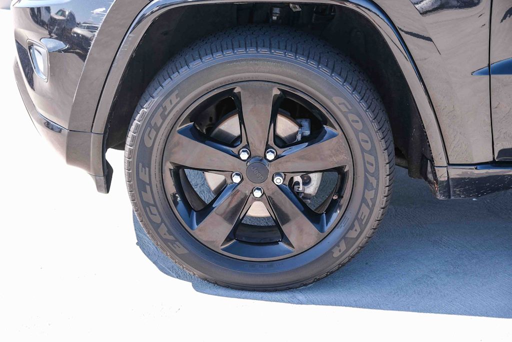 Thumbnail: 2015 Jeep Grand Cherokee - 20