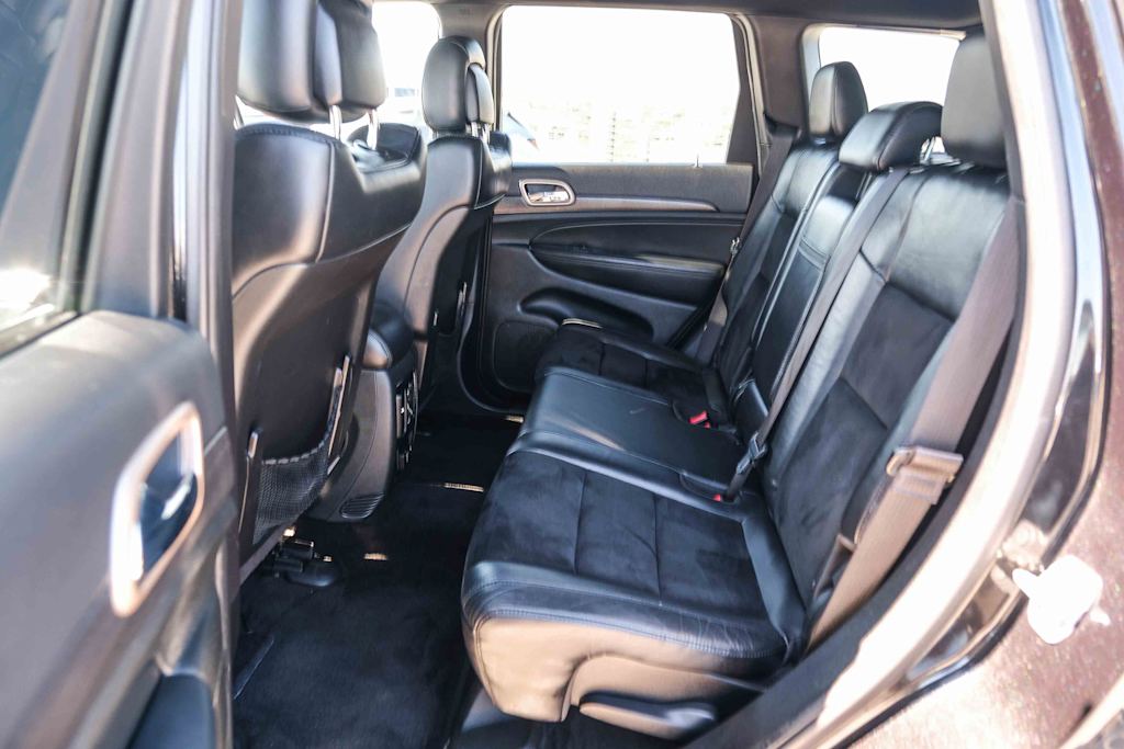 Thumbnail: 2015 Jeep Grand Cherokee - 11
