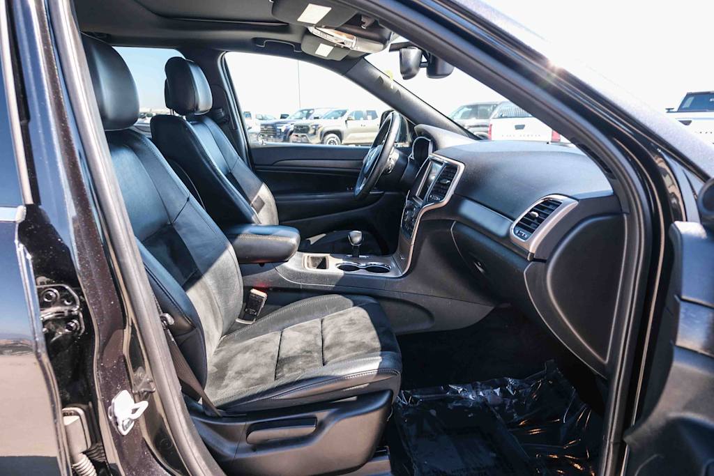 Thumbnail: 2015 Jeep Grand Cherokee - 9