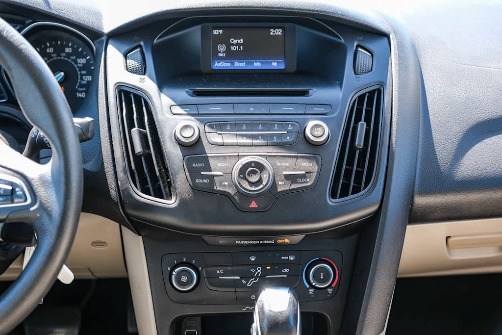 Thumbnail: 2015 Ford Focus - 11