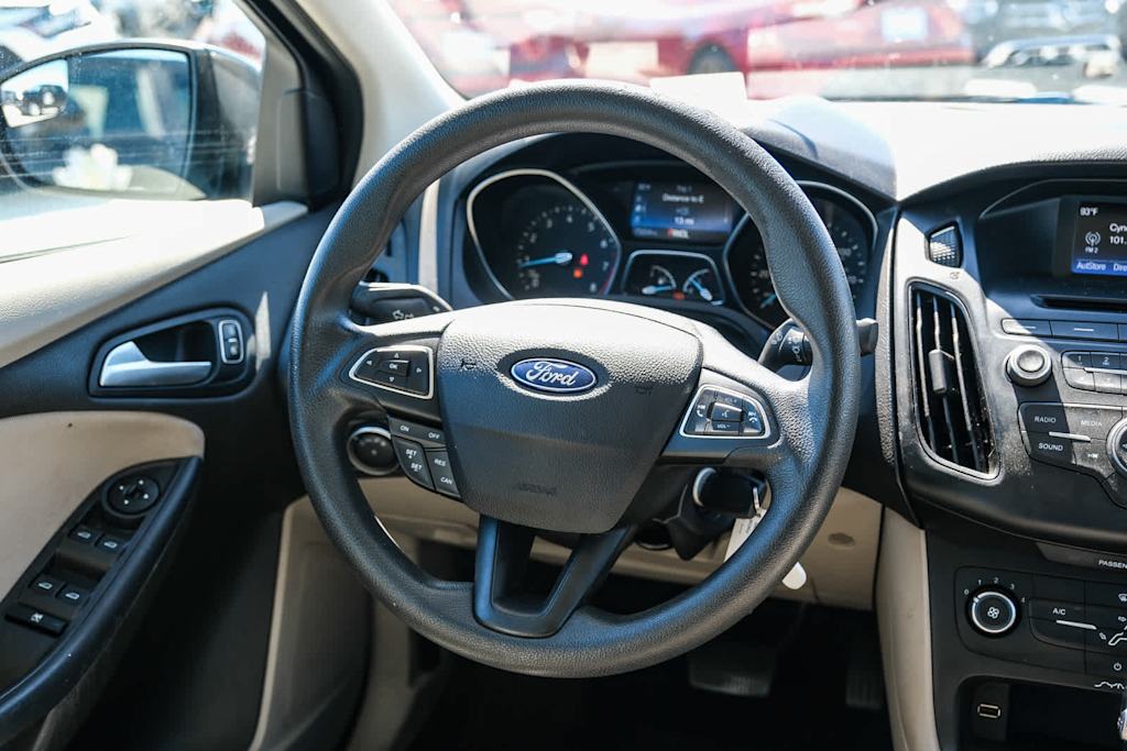 Thumbnail: 2015 Ford Focus - 7