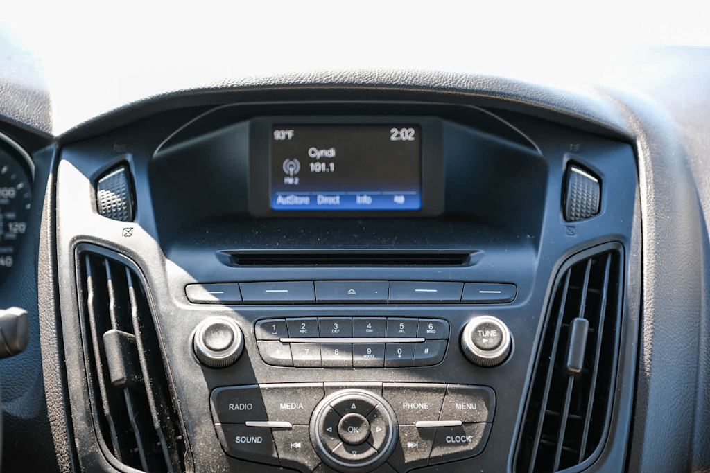 Thumbnail: 2015 Ford Focus - 22