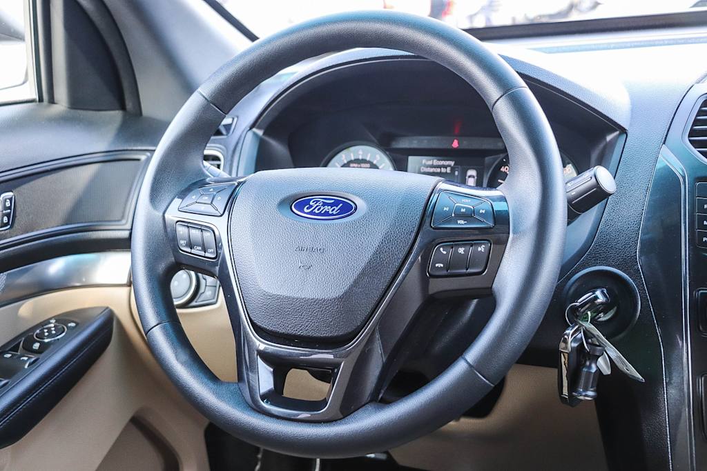 Thumbnail: 2017 Ford Explorer - 8