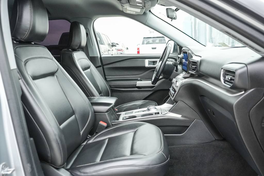 Thumbnail: 2022 Ford Explorer - 9