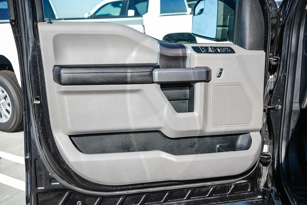 Thumbnail: 2015 Ford F-150 - 25