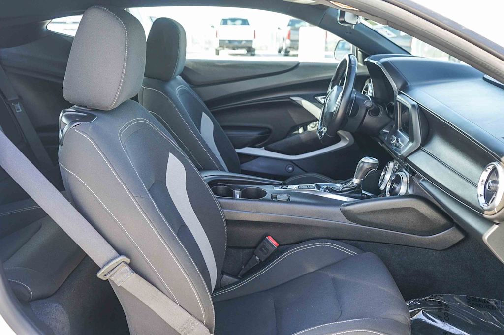 Thumbnail: 2019 Chevrolet Camaro - 9
