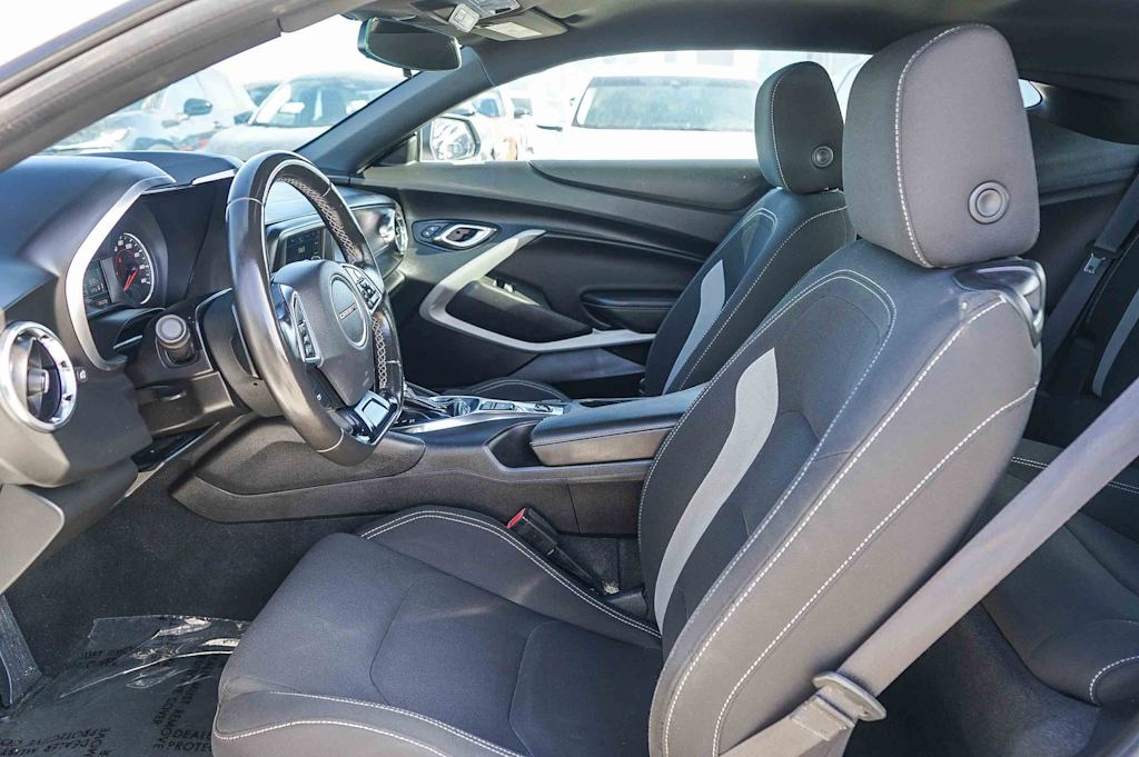 Thumbnail: 2019 Chevrolet Camaro - 10