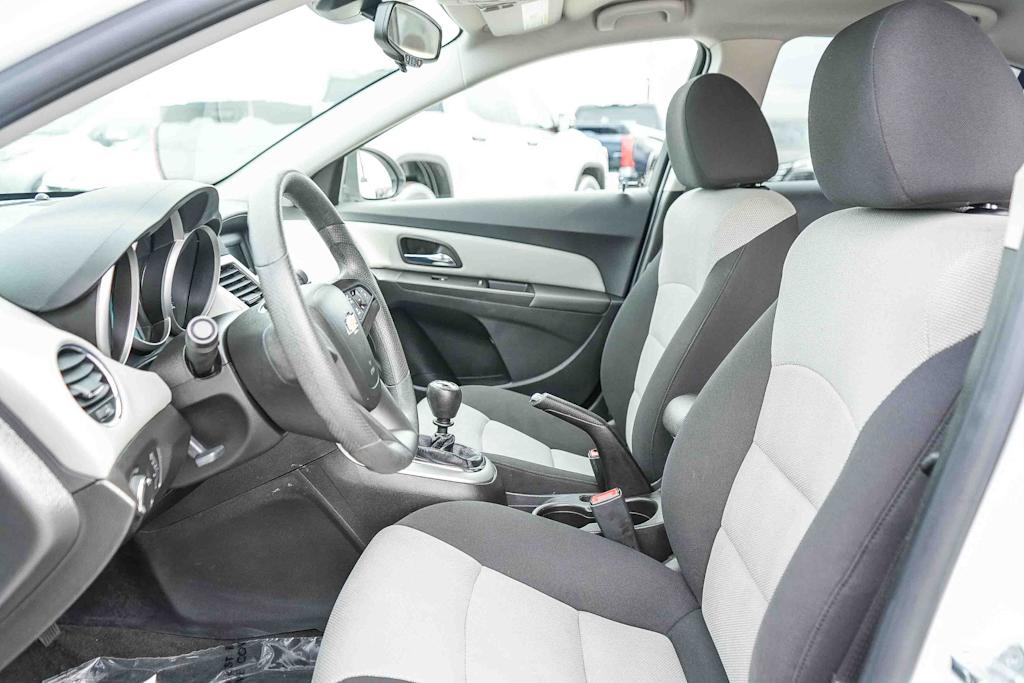 Thumbnail: 2016 Chevrolet Cruze - 10