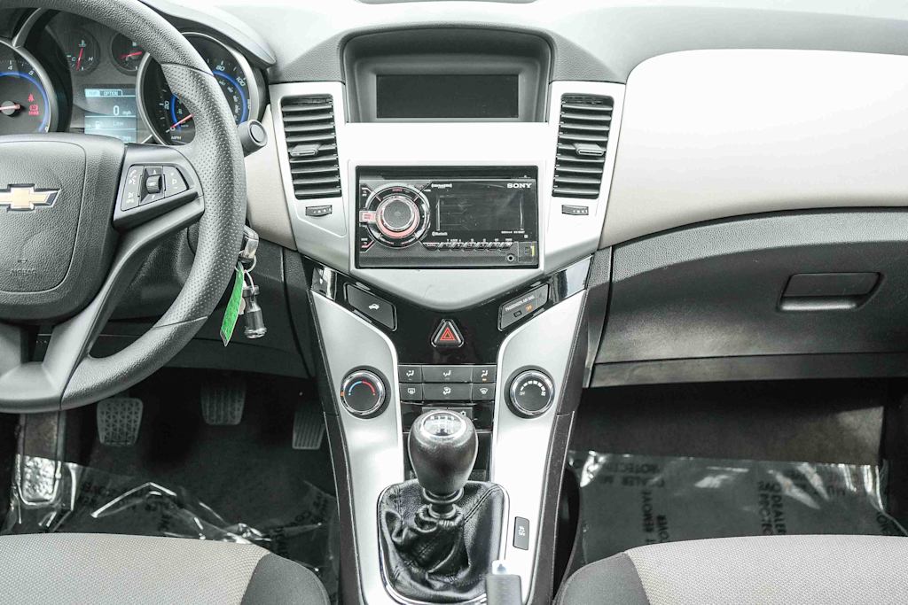 Thumbnail: 2016 Chevrolet Cruze - 8
