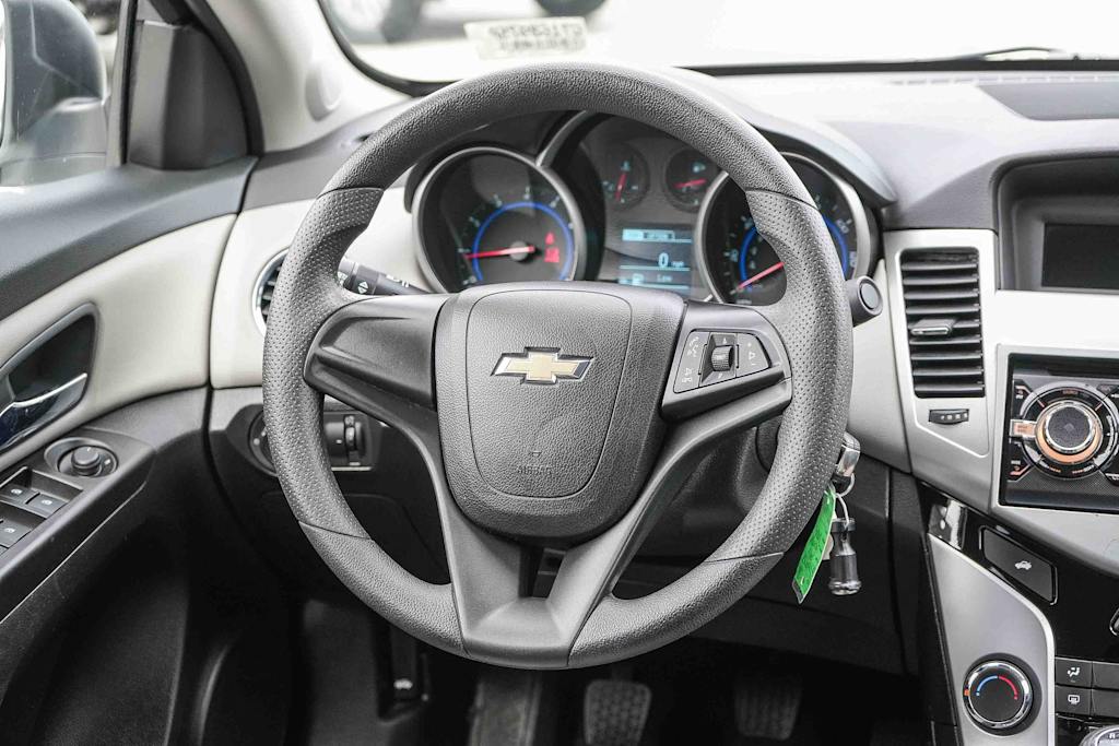 Thumbnail: 2016 Chevrolet Cruze - 12