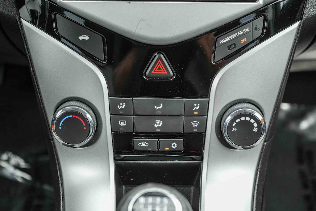Thumbnail: 2016 Chevrolet Cruze - 22