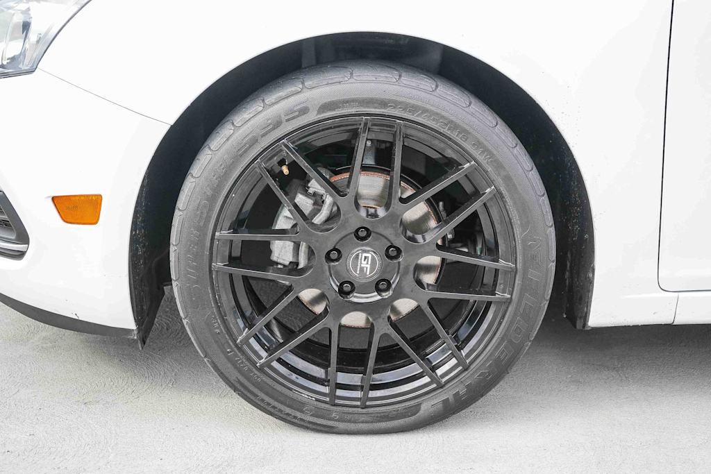 Thumbnail: 2016 Chevrolet Cruze - 21