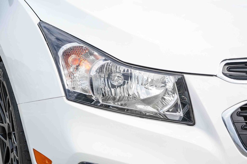 Thumbnail: 2016 Chevrolet Cruze - 17