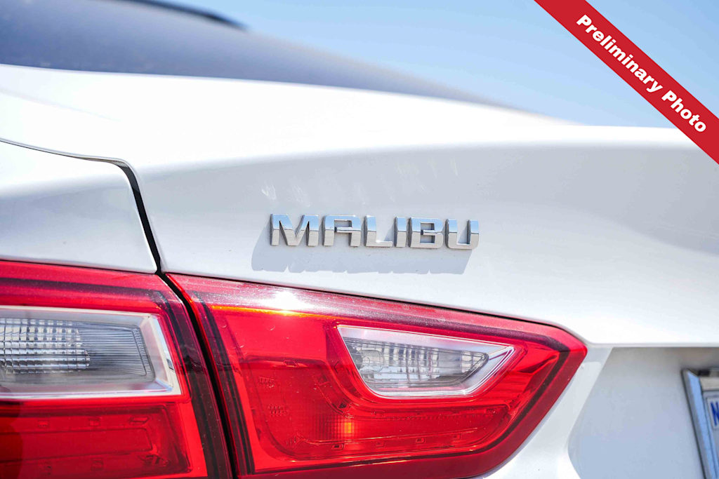 Thumbnail: 2016 Chevrolet Malibu - 17