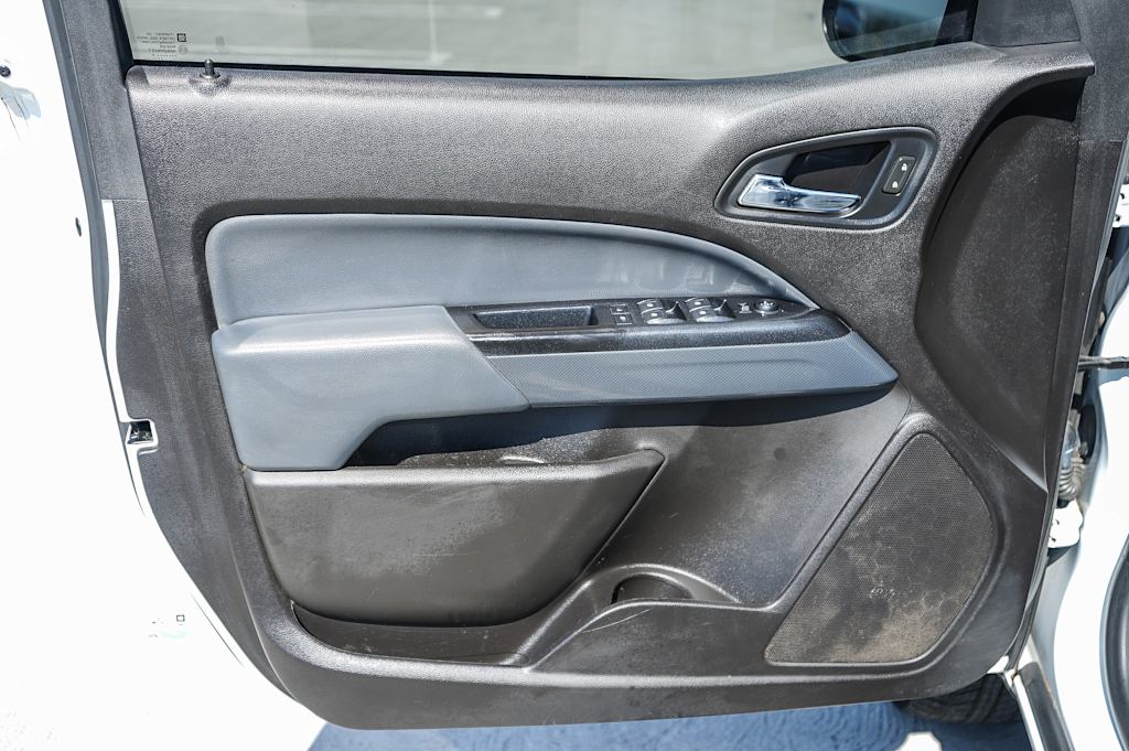 Thumbnail: 2017 Chevrolet Colorado - 24