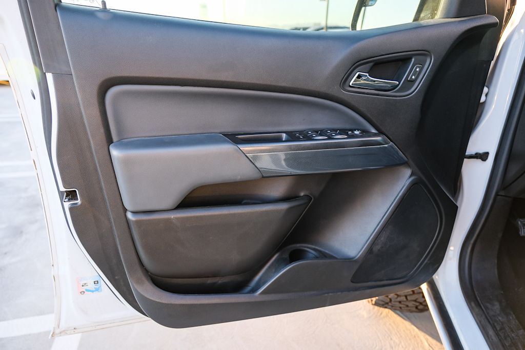 Thumbnail: 2021 Chevrolet Colorado - 24