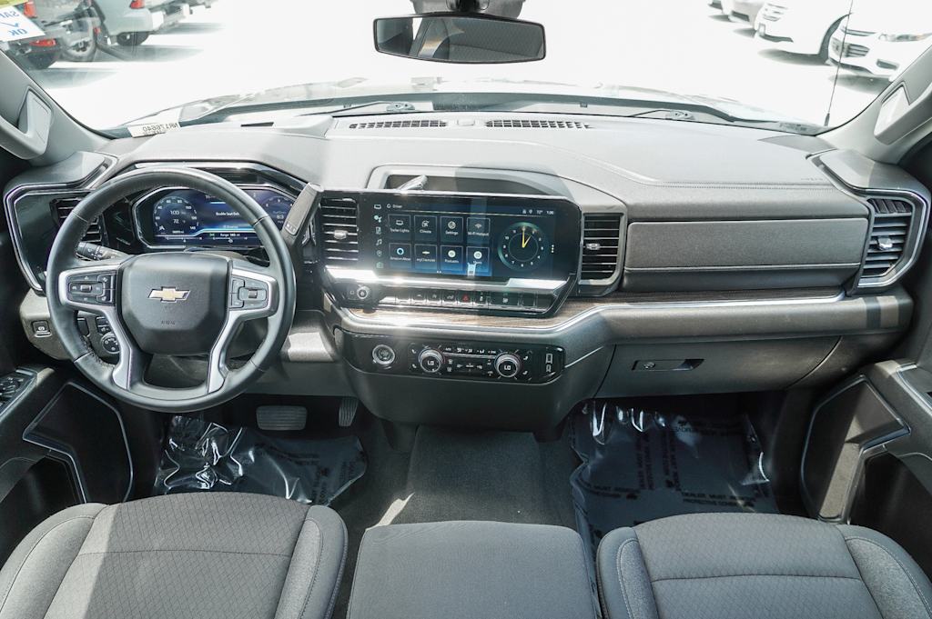 Image 3 of 2024 Chevrolet Silverado 1500
