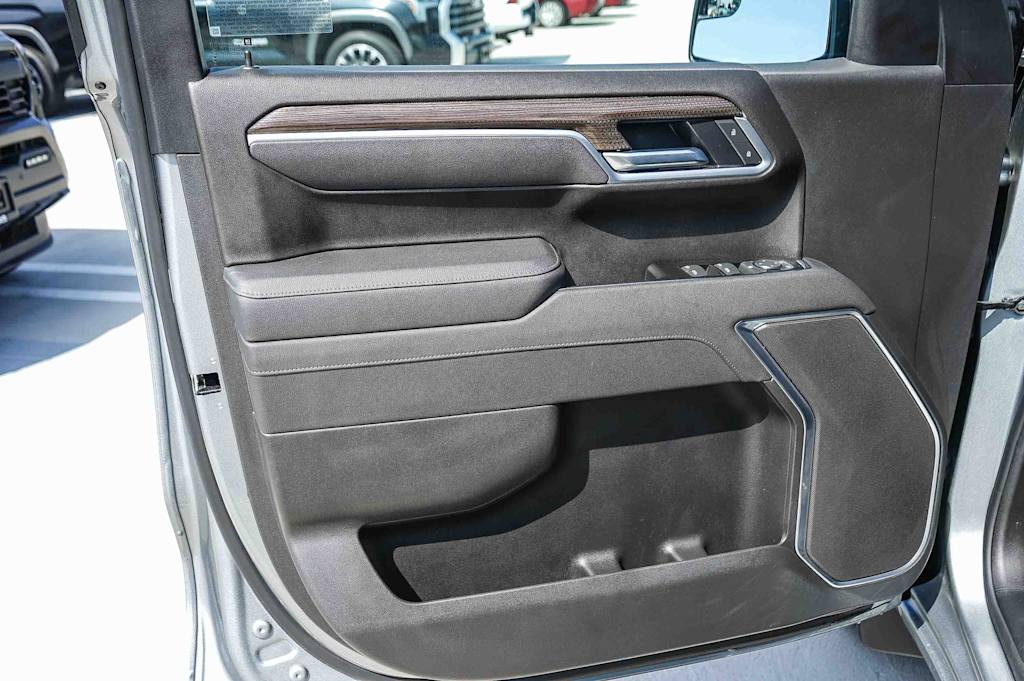 Thumbnail: 2026 Chevrolet Silverado 1500 - 24