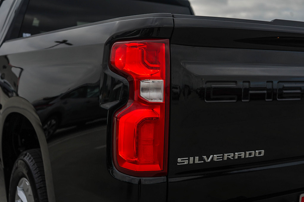 Thumbnail: 2026 Chevrolet Silverado 1500 - 21