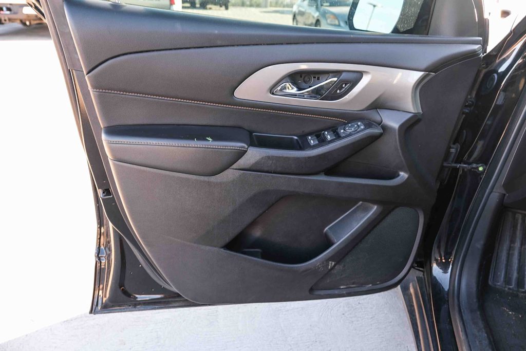 Thumbnail: 2020 Chevrolet Traverse - 24