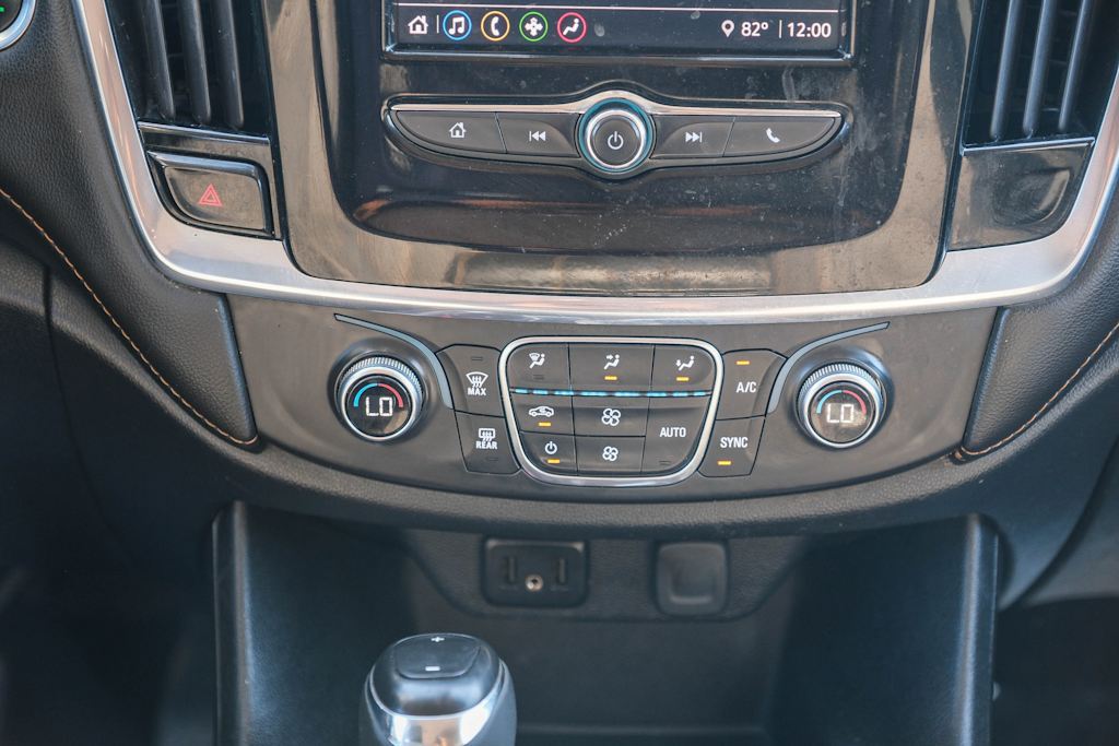 Thumbnail: 2020 Chevrolet Traverse - 23