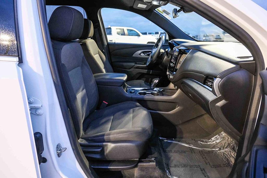 Thumbnail: 2023 Chevrolet Traverse - 10