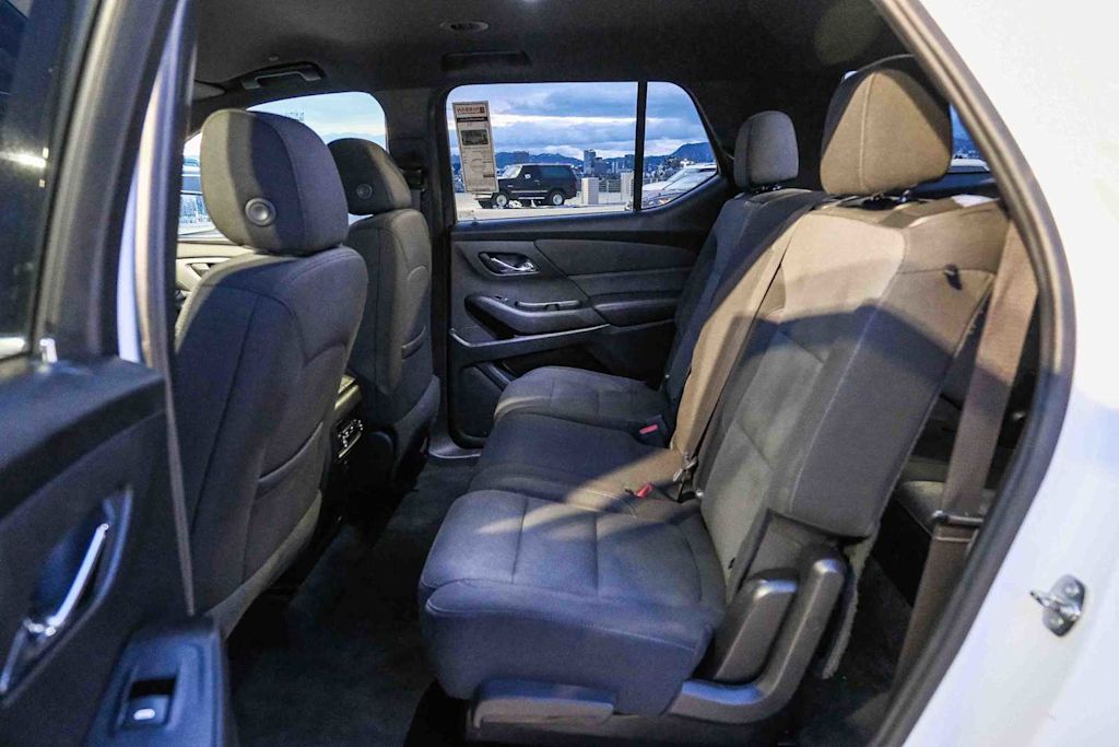 Thumbnail: 2023 Chevrolet Traverse - 12