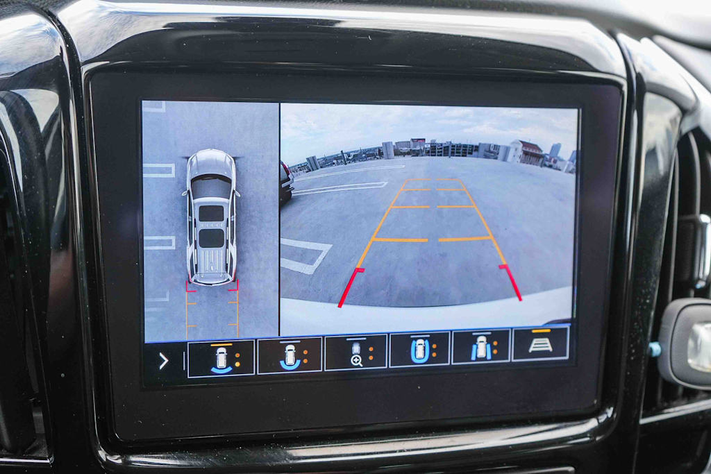 Thumbnail: 2021 Chevrolet Traverse - 26
