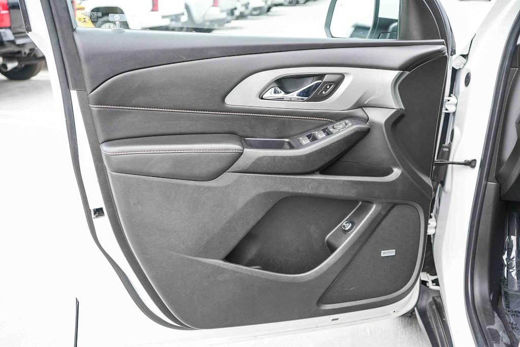 Thumbnail: 2021 Chevrolet Traverse - 25