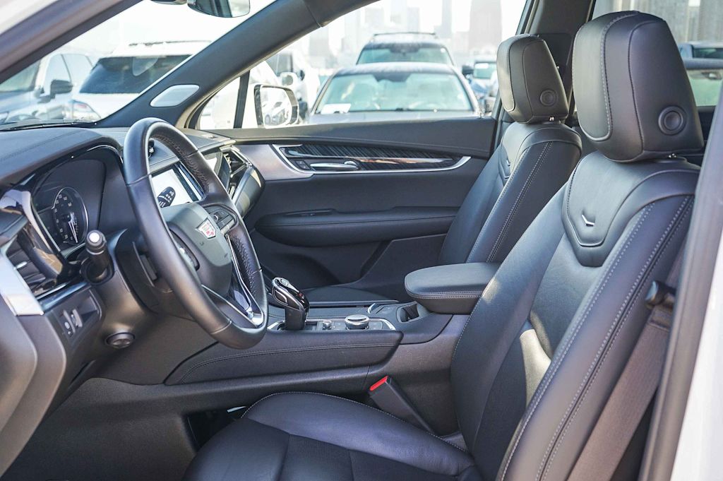 Thumbnail: 2025 Cadillac XT6 - 10