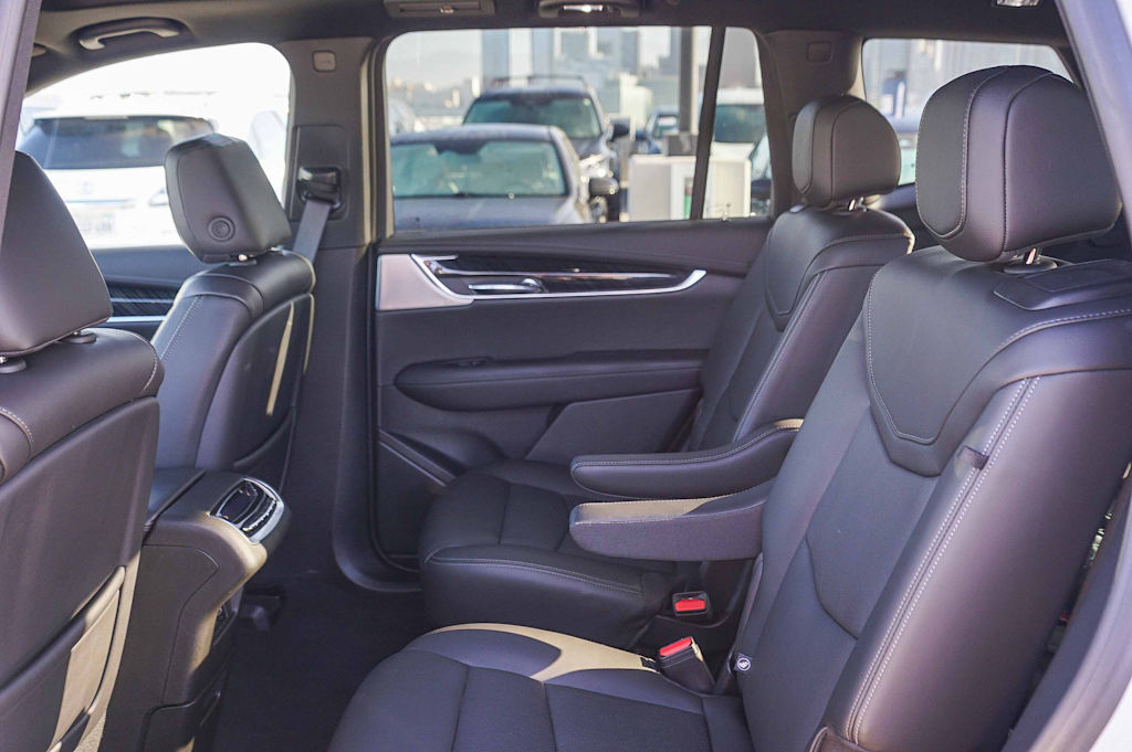 Thumbnail: 2025 Cadillac XT6 - 11