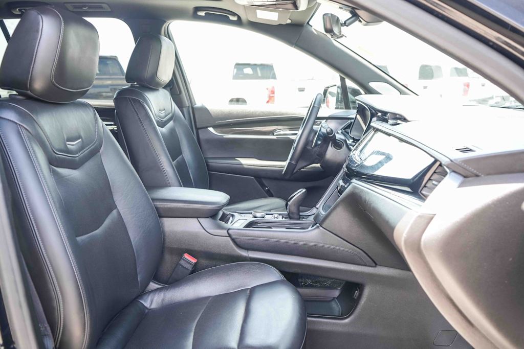 Thumbnail: 2020 Cadillac XT6 - 10