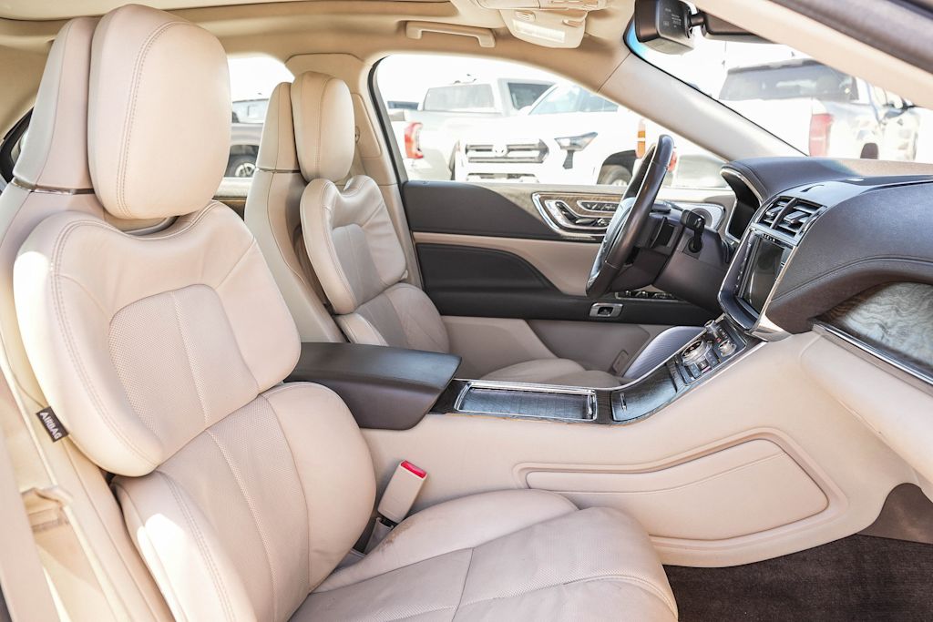 Thumbnail: 2020 Lincoln Continental - 9