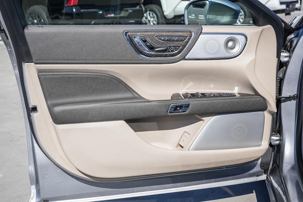 Thumbnail: 2020 Lincoln Continental - 24