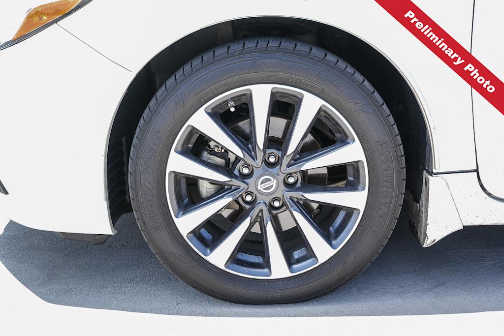 Thumbnail: 2016 Nissan Altima - 18
